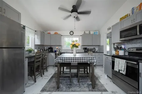 11 Princeton Red Hook NY 12571