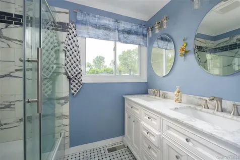 11 Princeton Red Hook NY 12571