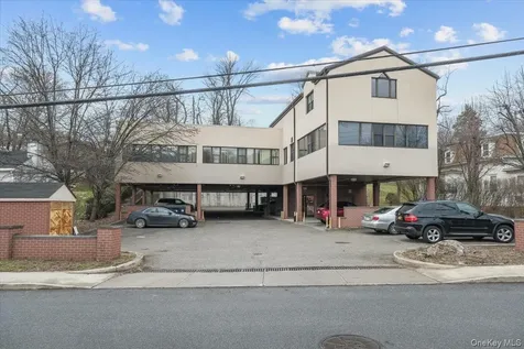 8 Revolutionary Road Ossining NY 10562