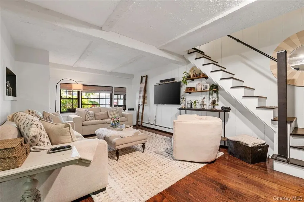 10 Rancher Place Huntington NY 11743