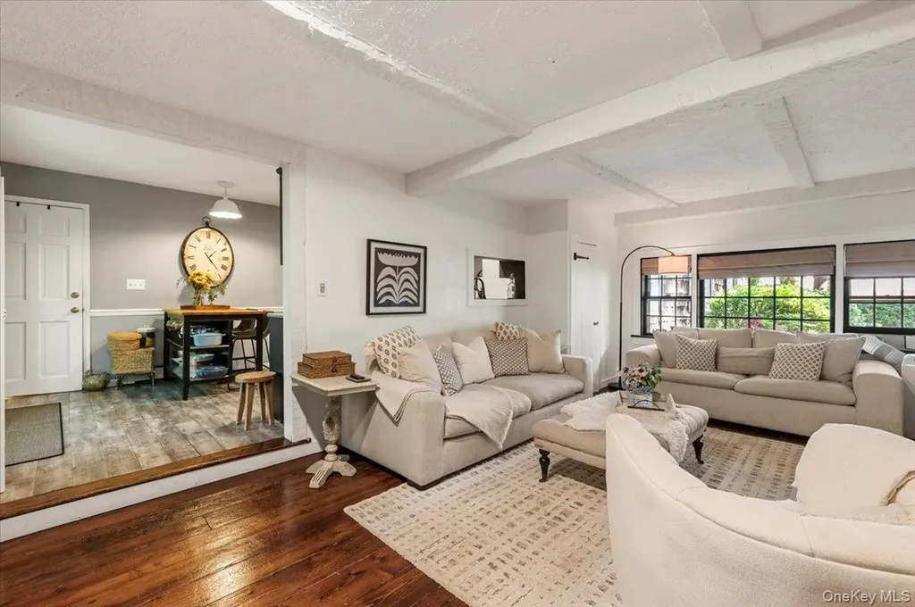 10 Rancher Place Huntington NY 11743