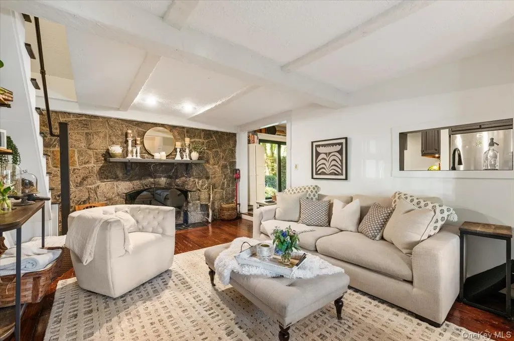 10 Rancher Place Huntington NY 11743