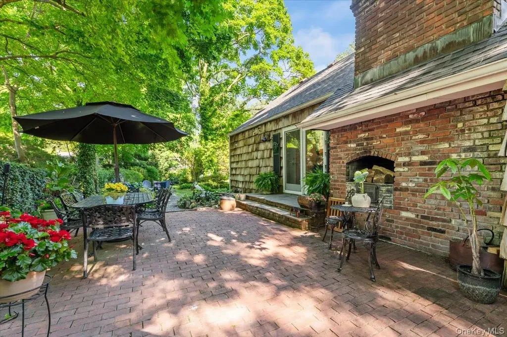 10 Rancher Place Huntington NY 11743