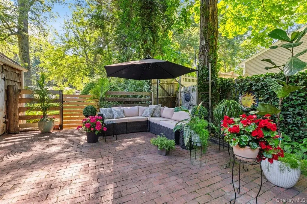 10 Rancher Place Huntington NY 11743