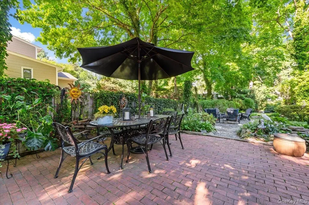 10 Rancher Place Huntington NY 11743