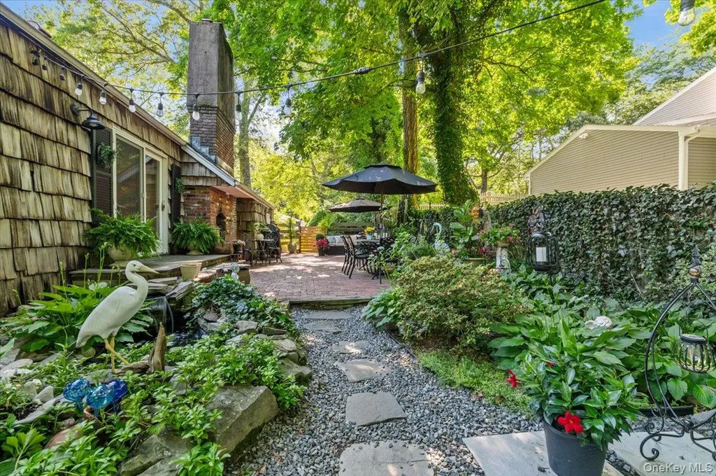 10 Rancher Place Huntington NY 11743