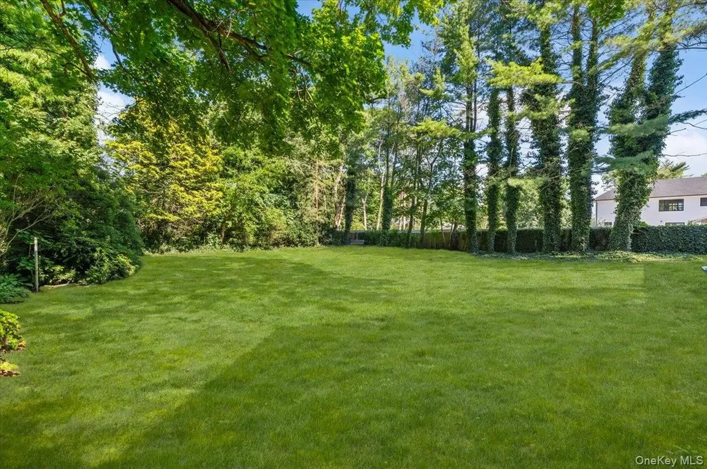 10 Rancher Place Huntington NY 11743