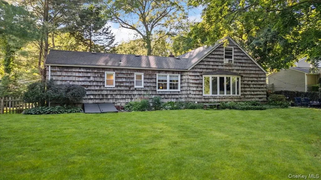 10 Rancher Place Huntington NY 11743