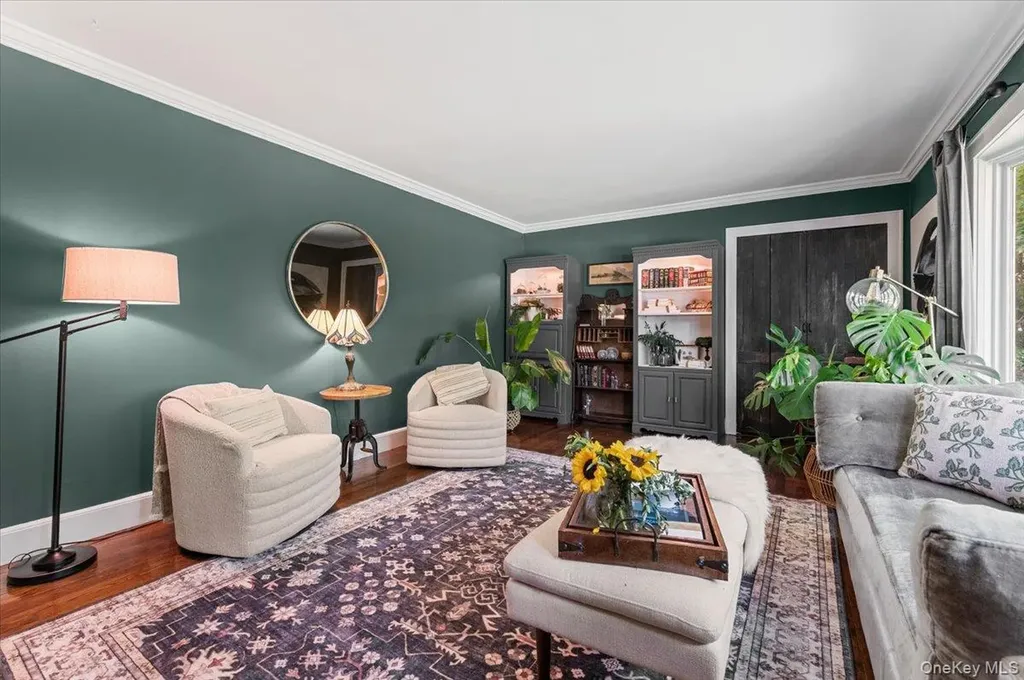 10 Rancher Place Huntington NY 11743