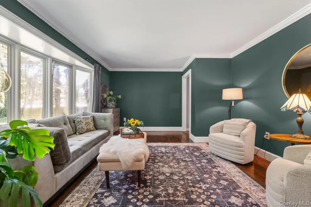 10 Rancher Place Huntington NY 11743