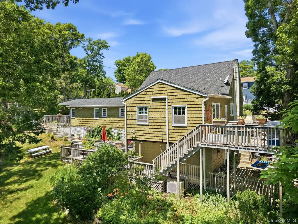 36 Sayville Road Sound Beach NY 11789