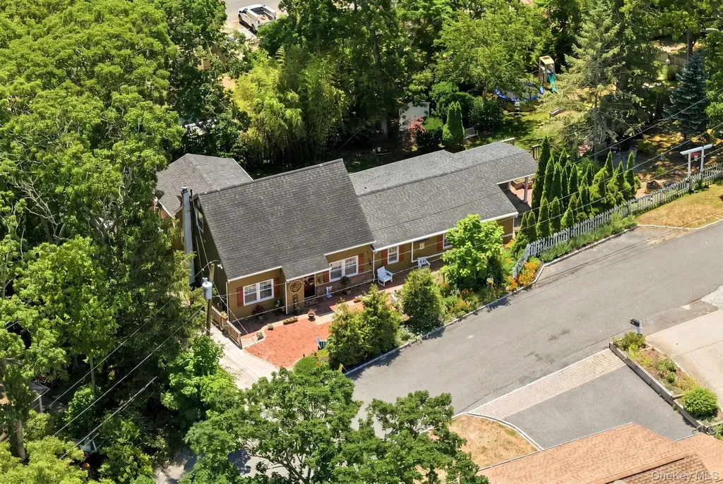36 Sayville Road Sound Beach NY 11789