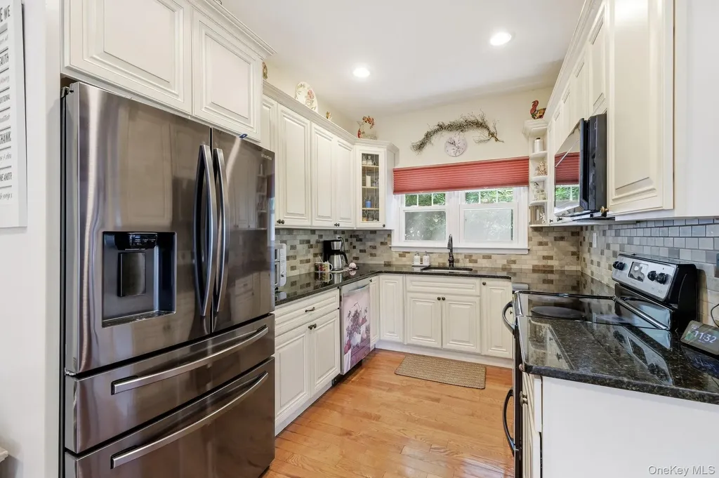 36 Sayville Road Sound Beach NY 11789