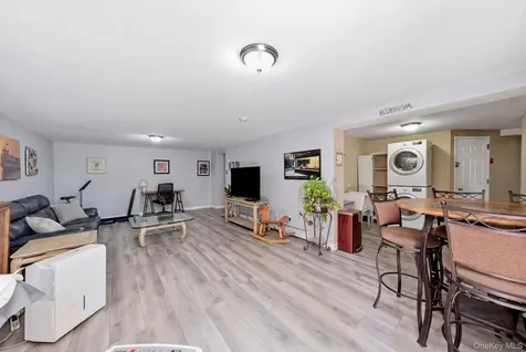 36 Sayville Road Sound Beach NY 11789