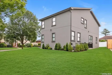 102 Kate Drive New Hyde Park NY 11040