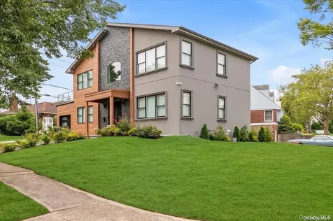 102 Kate Drive New Hyde Park NY 11040