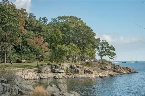 11 Cherry Avenue Larchmont NY 10538
