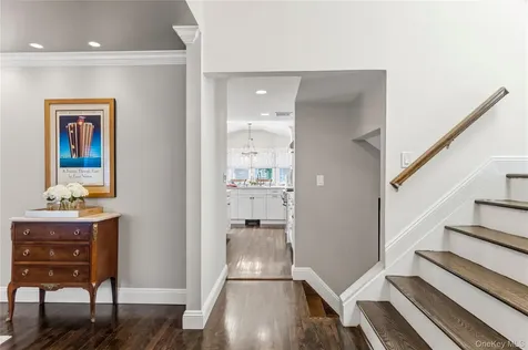 33 Birchwood Park Drive Syosset NY 11791