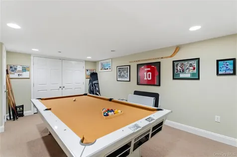 33 Birchwood Park Drive Syosset NY 11791