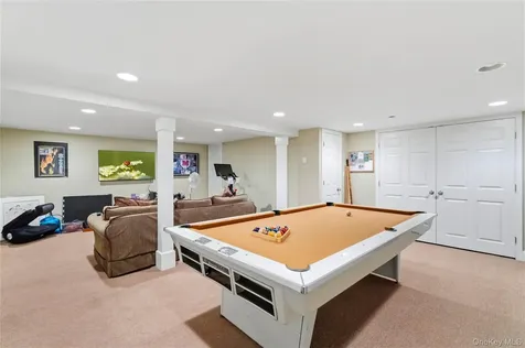 33 Birchwood Park Drive Syosset NY 11791