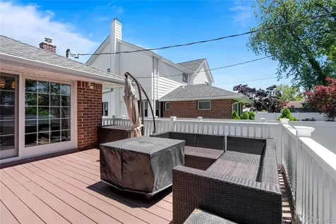 33 Birchwood Park Drive Syosset NY 11791