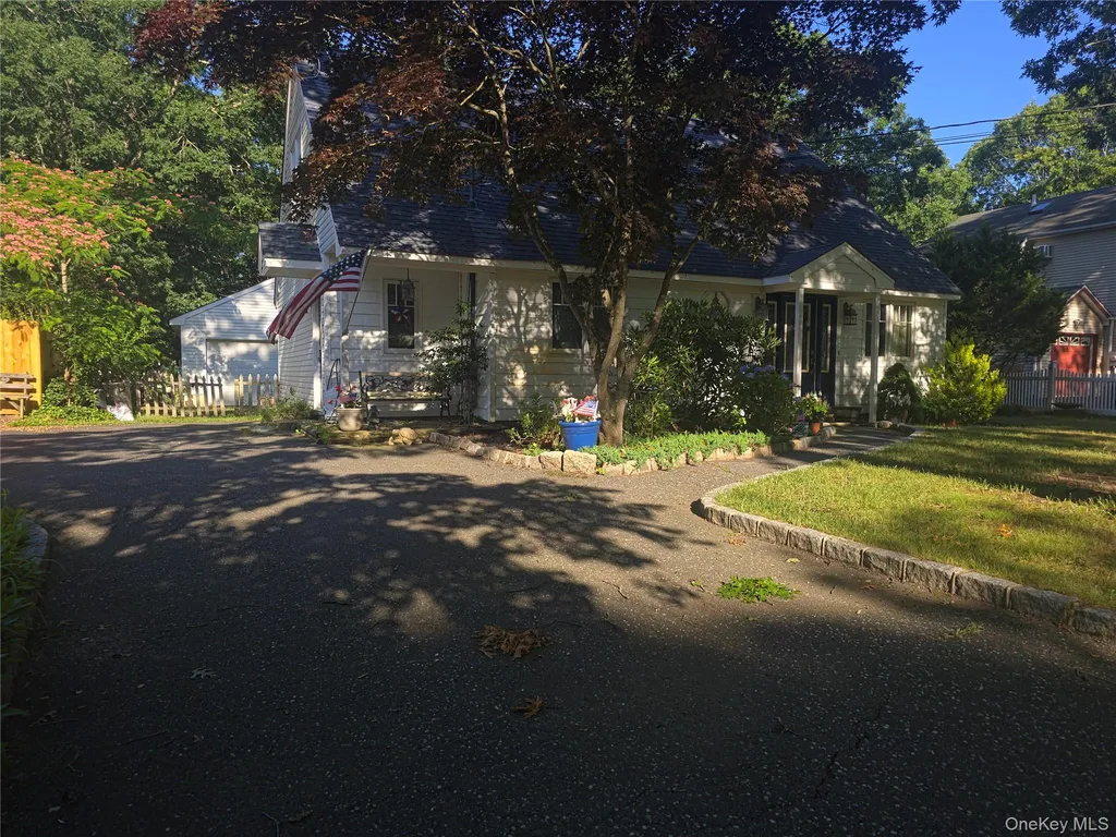 125 Keller Drive Mastic NY 11950