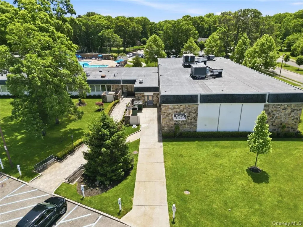 158 Falmouth Court Ridge NY 11961