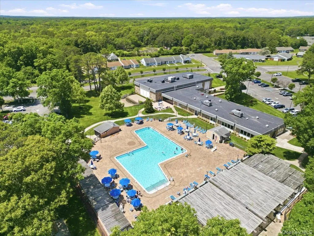 158 Falmouth Court Ridge NY 11961