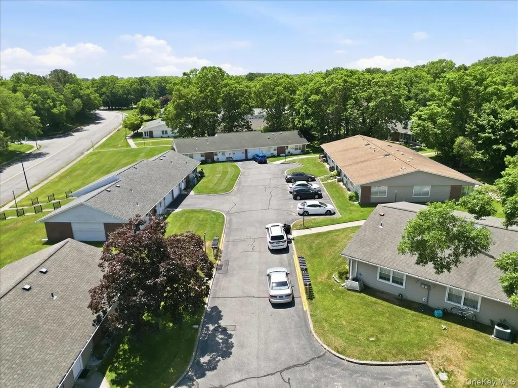 158 Falmouth Court Ridge NY 11961