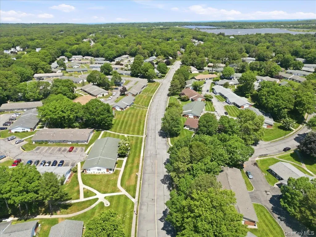 158 Falmouth Court Ridge NY 11961