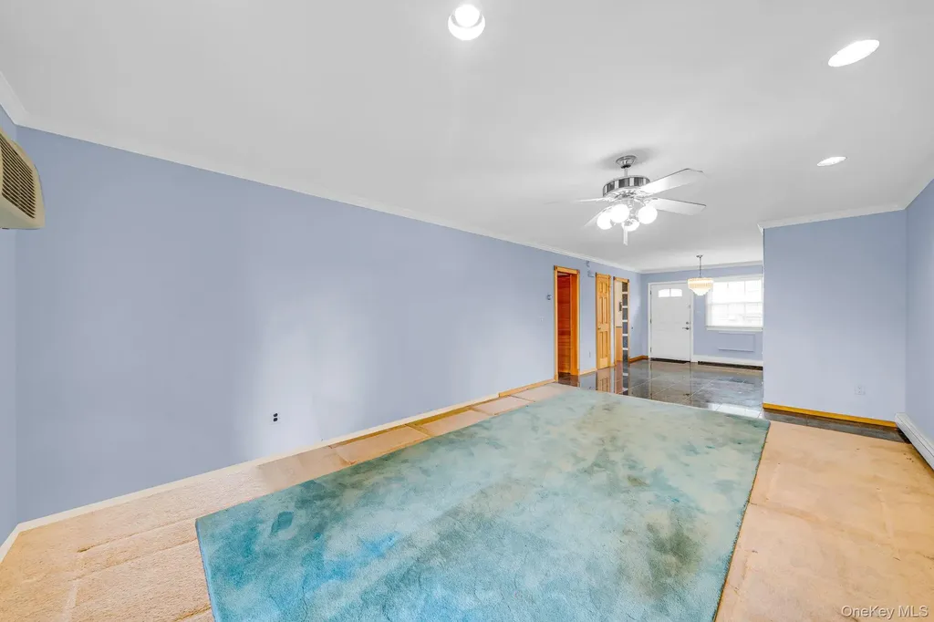 11 Springwood Drive North Babylon NY 11703