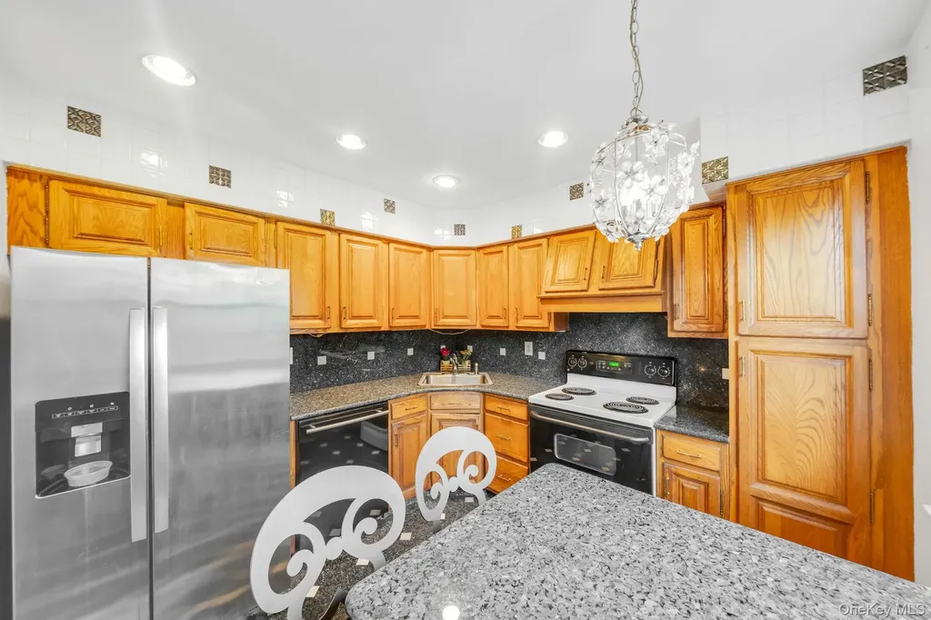 11 Springwood Drive North Babylon NY 11703