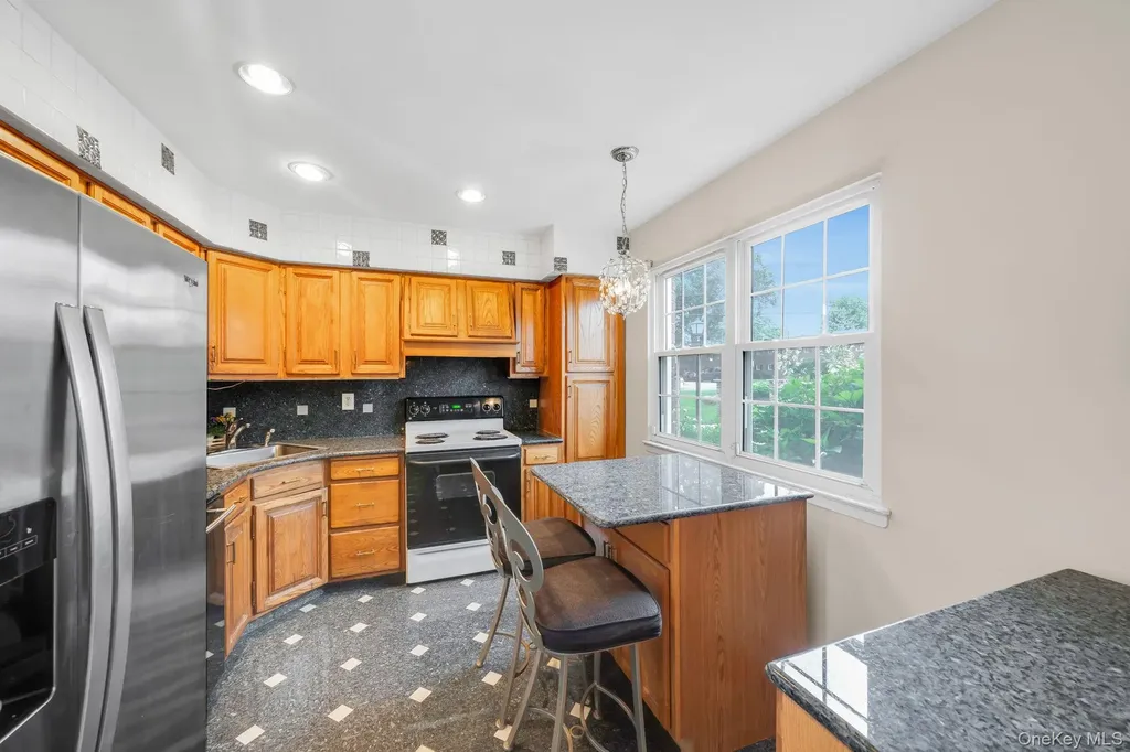 11 Springwood Drive North Babylon NY 11703