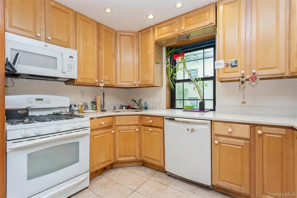 15 Field End Lane Eastchester NY 10709