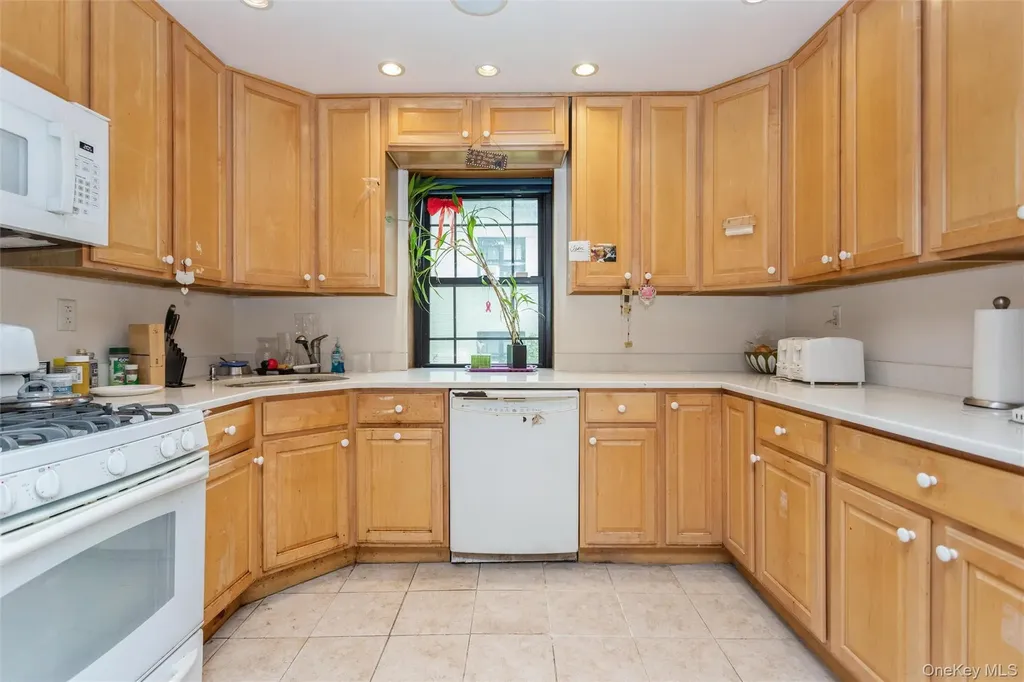15 Field End Lane Eastchester NY 10709
