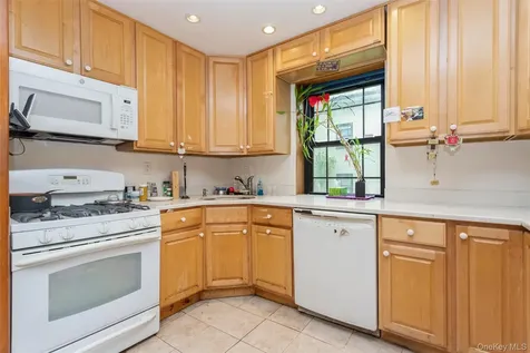 15 Field End Lane Eastchester NY 10709
