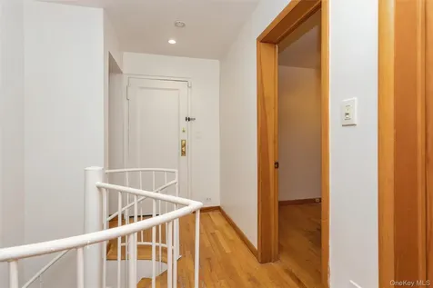 15 Field End Lane Eastchester NY 10709