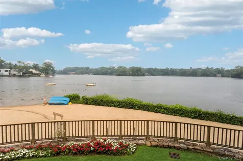 15 Field End Lane Eastchester NY 10709