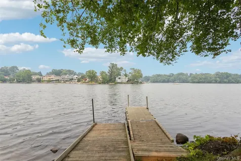 15 Field End Lane Eastchester NY 10709