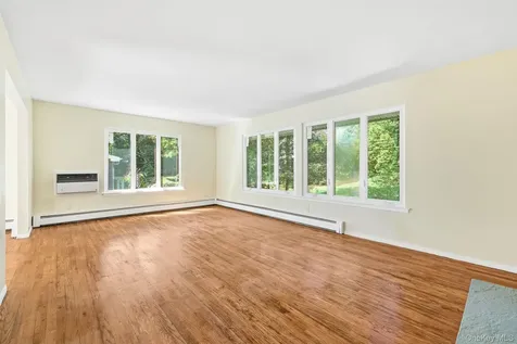 69 Crawford Terrace New Rochelle NY 10804
