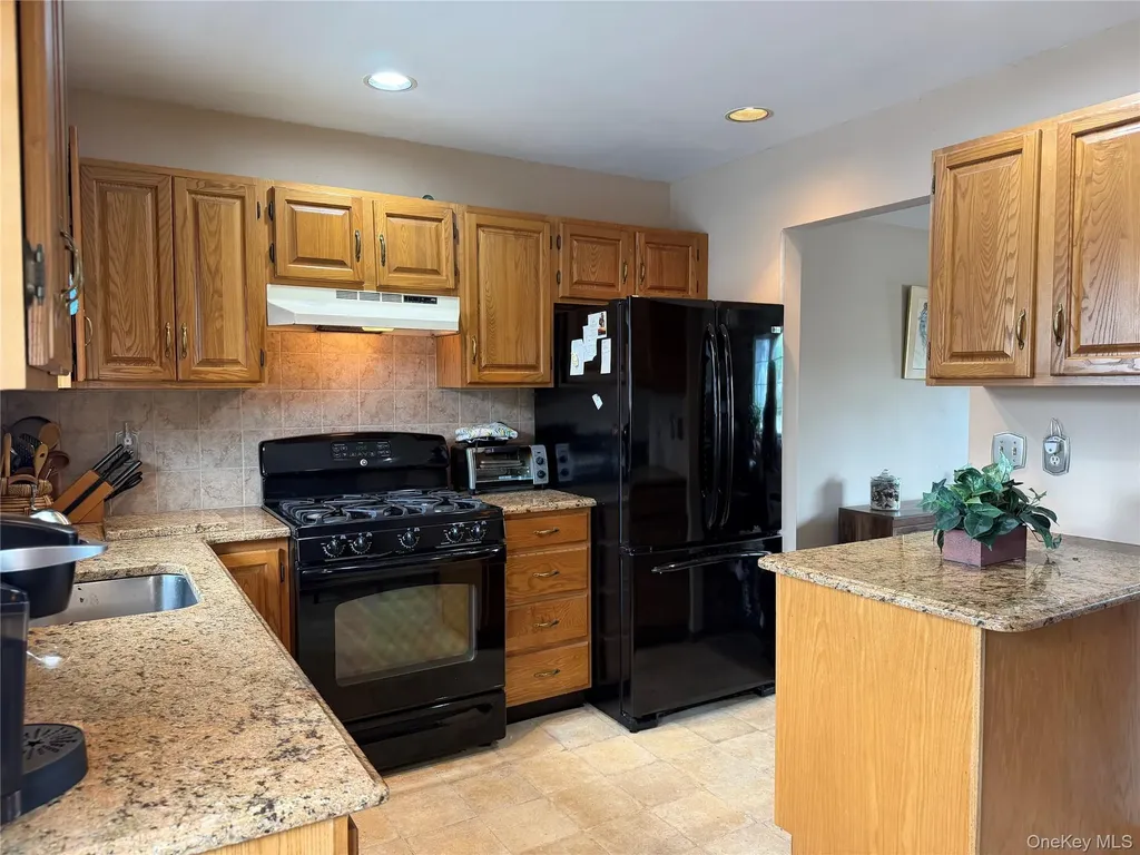 2777 Alder Road Bellmore NY 11710
