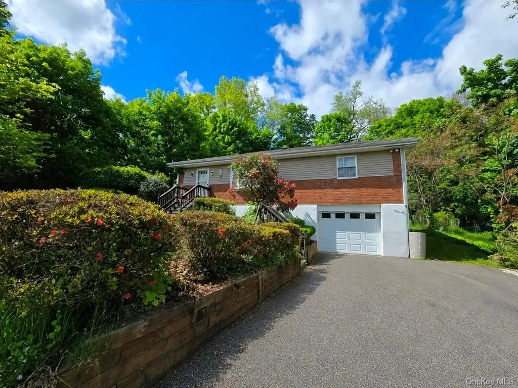 5 Beaverbrook Road New Windsor NY 12553