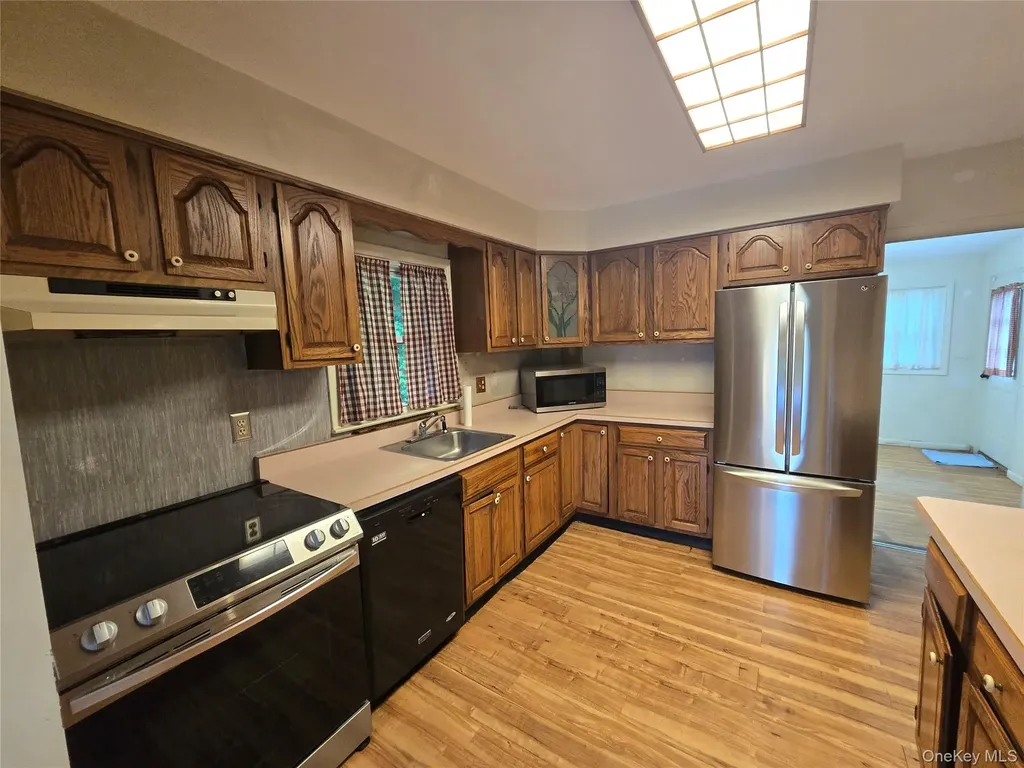 5 Beaverbrook Road New Windsor NY 12553