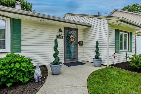 1022 Fire Island Avenue Bay Shore NY 11706