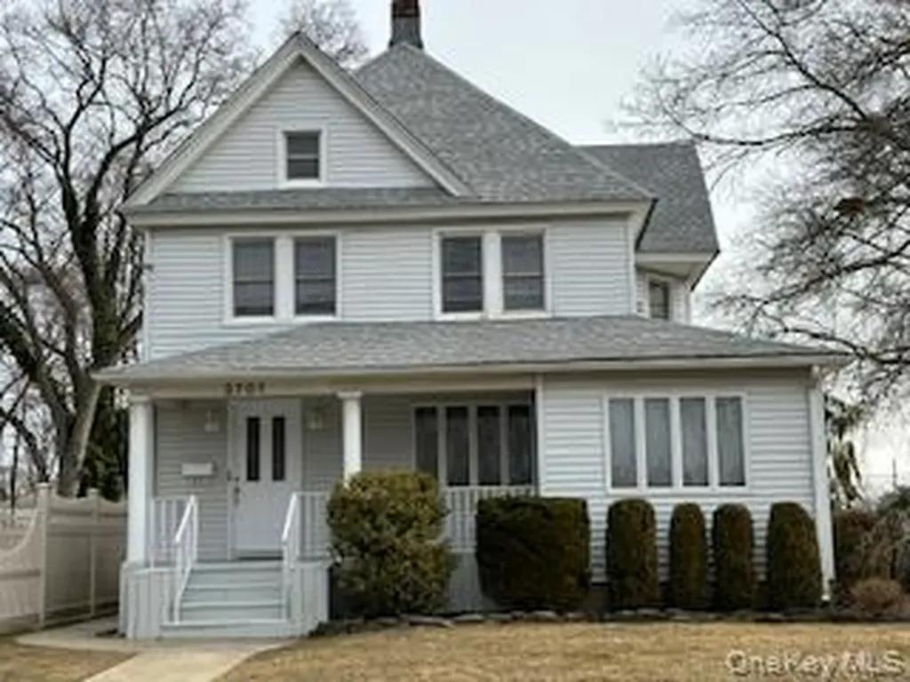2701 Park Avenue Baldwin NY 11510