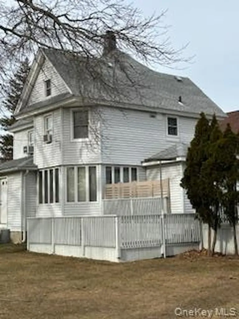 2701 Park Avenue Baldwin NY 11510