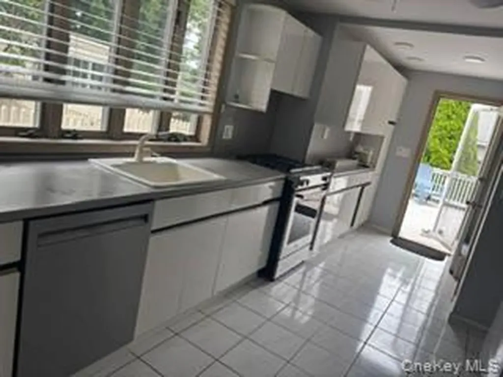 2701 Park Avenue Baldwin NY 11510