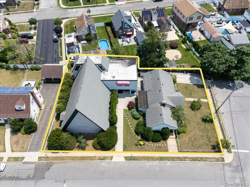 215 N Hillside Avenue Valley Stream NY 11580