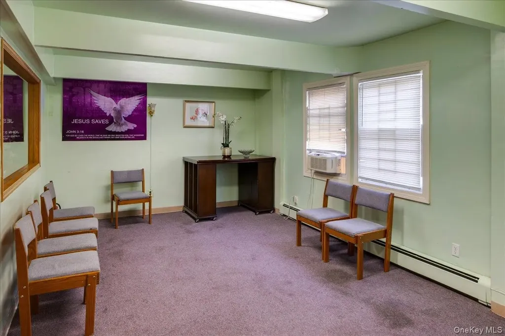 215 N Hillside Avenue Valley Stream NY 11580
