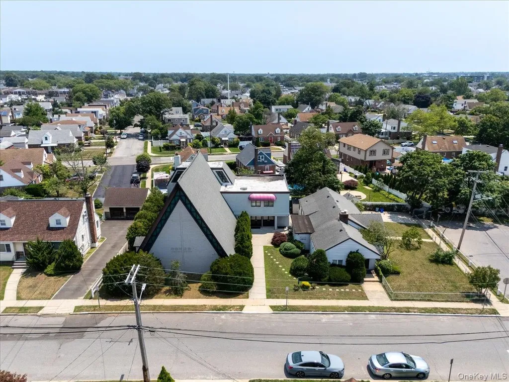 215 N Hillside Avenue Valley Stream NY 11580